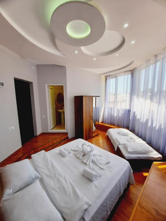 Inaisi Hotel 库塔伊西 外观 照片