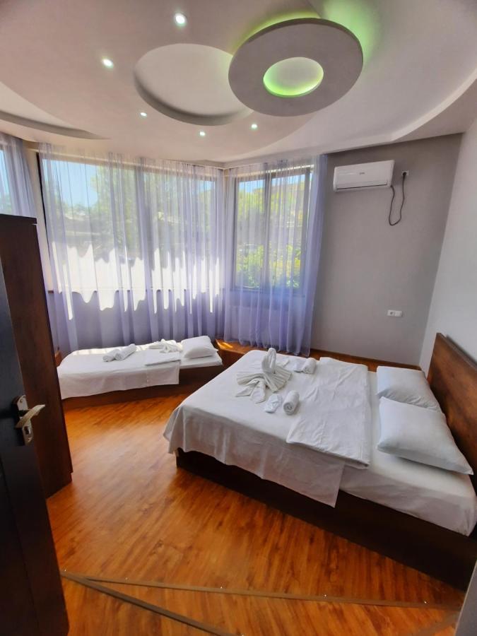Inaisi Hotel 库塔伊西 外观 照片