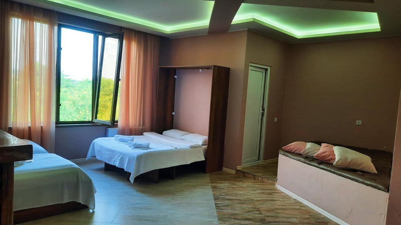 Inaisi Hotel 库塔伊西 外观 照片