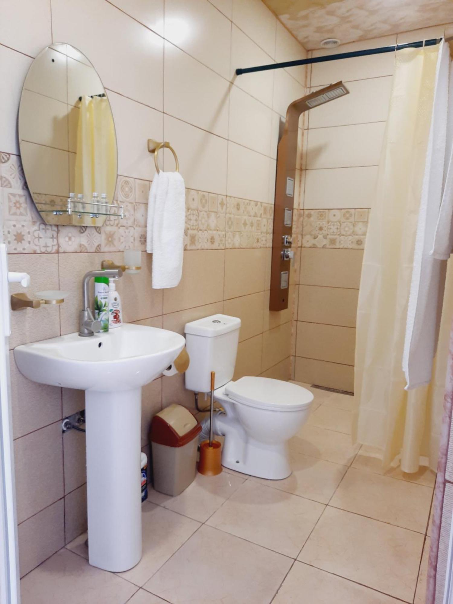 Inaisi Hotel 库塔伊西 外观 照片