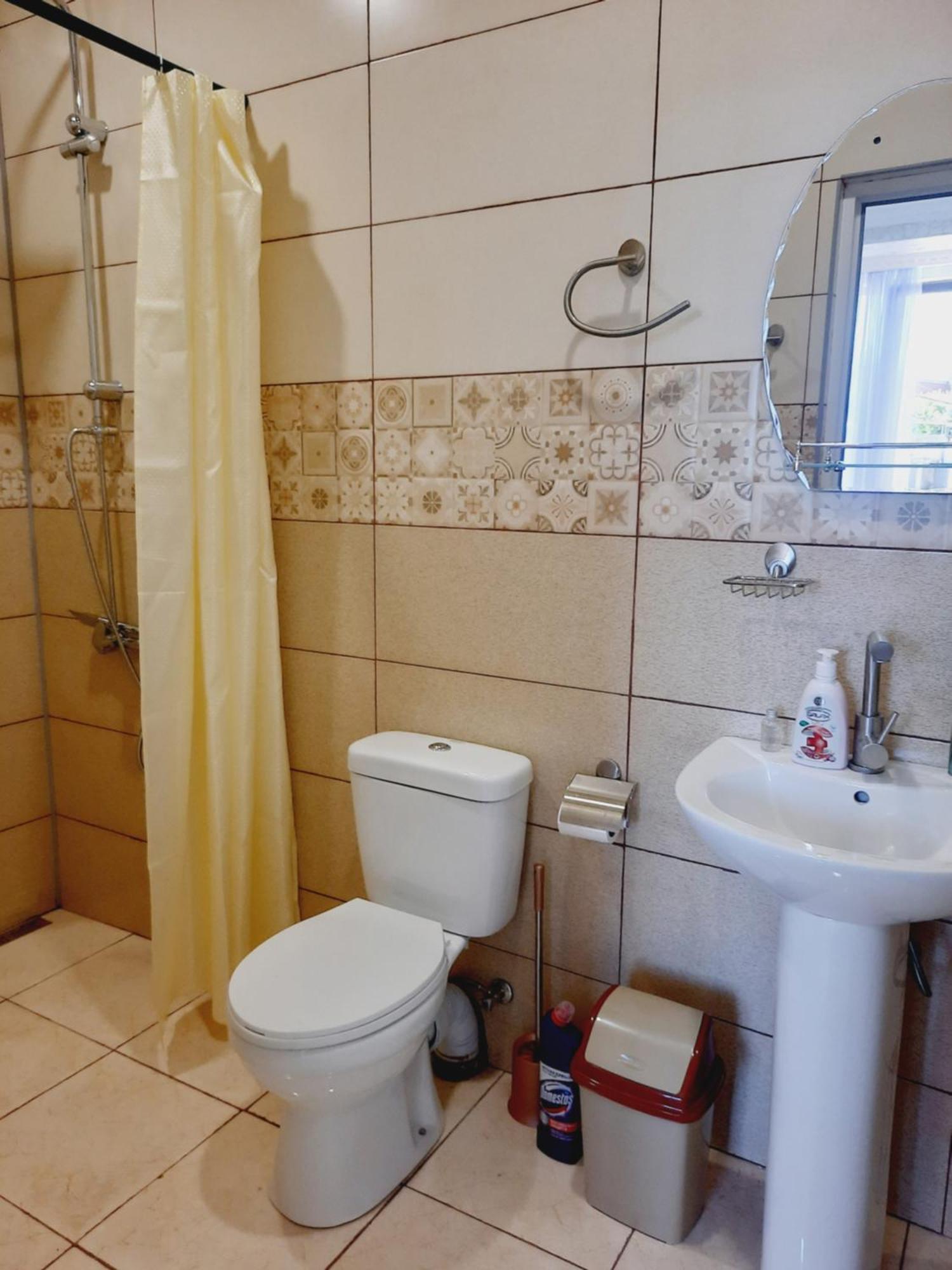 Inaisi Hotel 库塔伊西 客房 照片